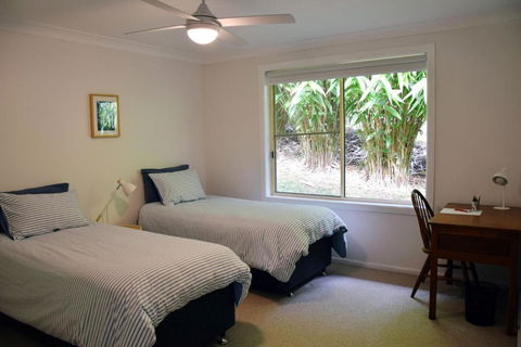 Arakoon Heights - Palm Beach Accommodation 4