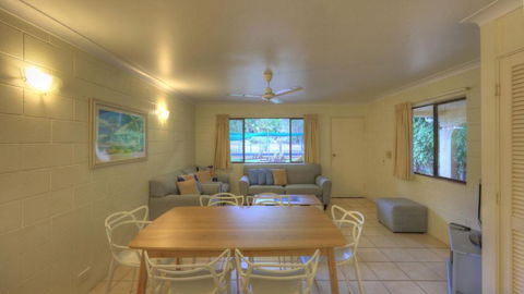 Arcadia Palms 2 - Palm Beach Accommodation 2