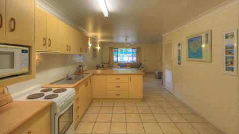 Arcadia Palms 2 - Palm Beach Accommodation 4