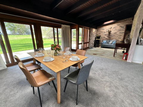 Arcadia Stunning Manor Tennis & Pool & Hottub - Palm Beach Accommodation 2