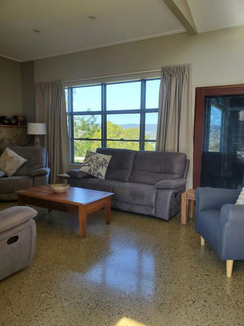 Arcadia Views - Palm Beach Accommodation 2