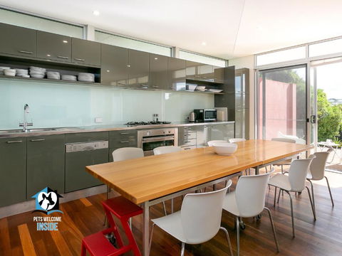 Architect Designed House Nestled In The Dunes - Palm Beach Accommodation 3