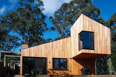 Architectural Gem In Central Red Hill - Palm Beach Accommodation 0