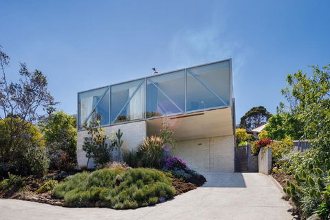 Architectural Glass House With Ocean Views - Palm Beach Accommodation 0