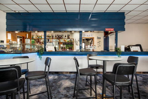 Ardrossan Hotel Motel - Palm Beach Accommodation 1