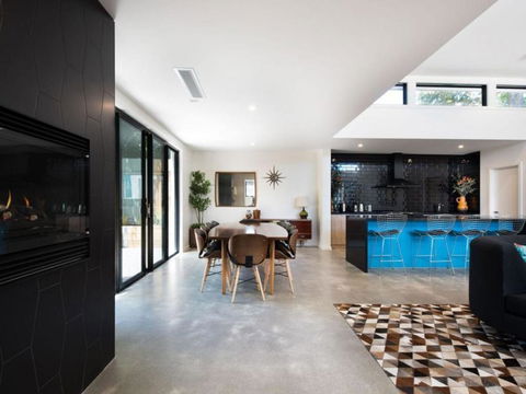 Arenas South - Palm Beach Accommodation 2
