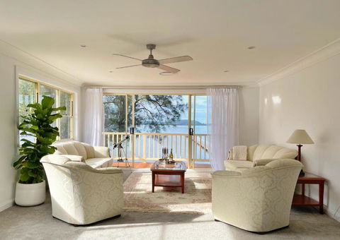 Aria Waterview - Palm Beach Accommodation 1