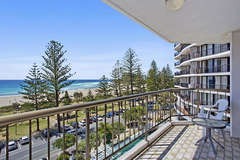 Aries Holiday Apartments - Palm Beach Accommodation 0