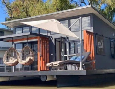 Ark-imedes - Unique Float Home On The Murray River - Palm Beach Accommodation 3