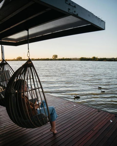 Ark-imedes - Unique Float Home On The Murray River - Palm Beach Accommodation 2