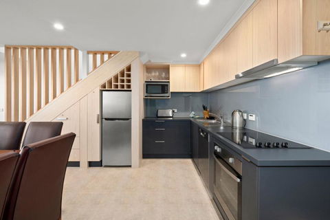 Arlberg 6 - Palm Beach Accommodation 1