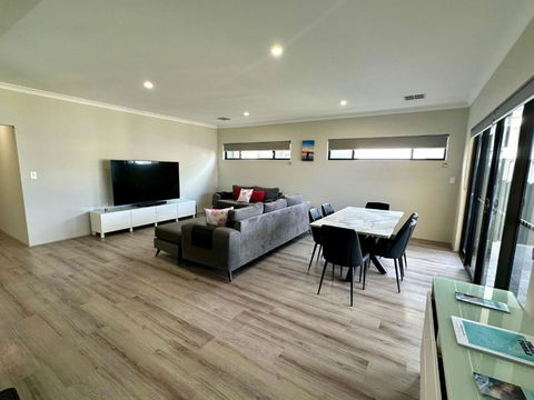 Arlia - Busselton - Palm Beach Accommodation 1