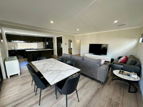 Arlia - Busselton - Palm Beach Accommodation 4