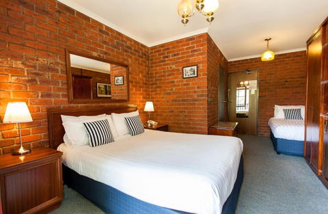 Armour Motor Inn - Palm Beach Accommodation 4