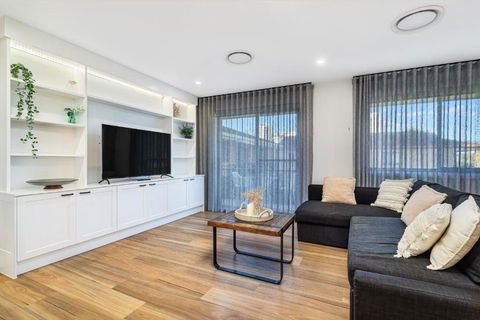 Armrick Seaside Apartments Broadbeach - Palm Beach Accommodation 3