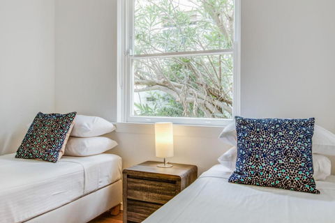 Art Deco 2-Bed Close To City And Harbour - Palm Beach Accommodation 1