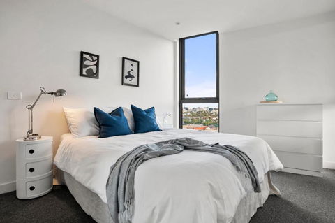 Art Deco - City View Nest - Palm Beach Accommodation 2