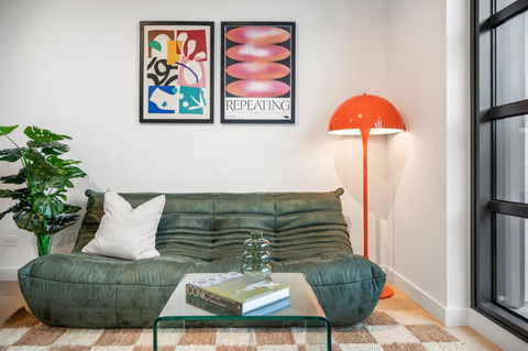 Art Deco - Collingwood Hideaway - Palm Beach Accommodation 0