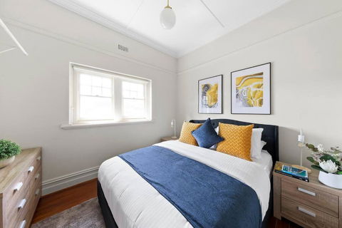 Art Deco Hideaway - St Kilda - Palm Beach Accommodation 2