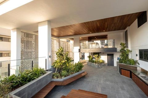 Art House With 2 Kingbeds At Cultural Centre - Palm Beach Accommodation 2