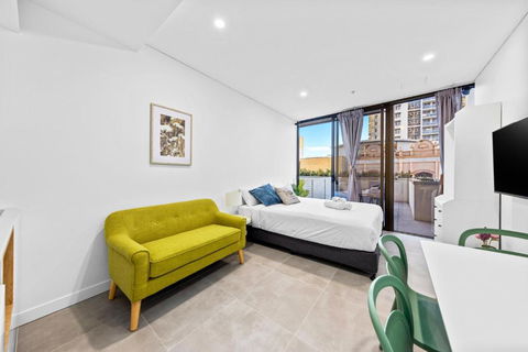 Arthur Hotel Bondi Junction No Reception And House Keeping No Sofa Bed - Palm Beach Accommodation 0