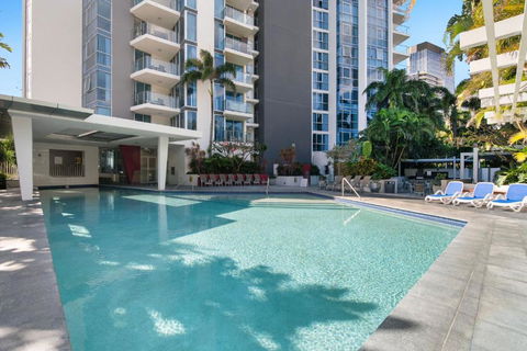 Artique 3 Bedroom Apartment Close To The Beach - CoastHM - Palm Beach Accommodation 1