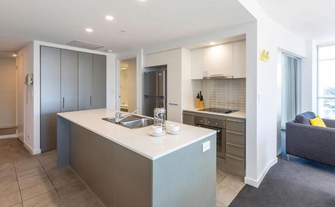 Artique Surfers Paradise - Official - Palm Beach Accommodation 2