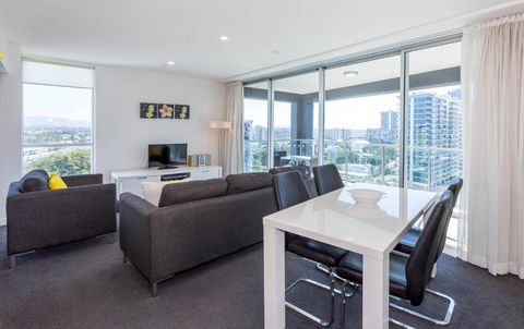 Artique Surfers Paradise - Official - Palm Beach Accommodation 3
