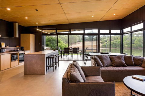Artisan Gunyulgup - Palm Beach Accommodation 1