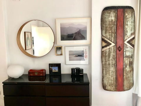 Artistic, Spacious And Comfortable 1 Bedroom Apartment - Palm Beach Accommodation 4