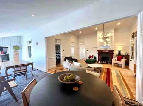 Artists Residence - Palm Beach Accommodation 3