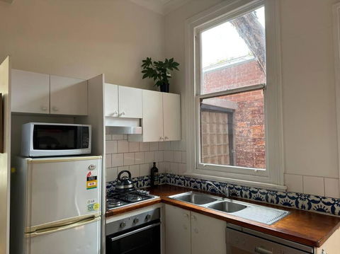 Artsy North Melbourne 2-Bedder - Palm Beach Accommodation 3