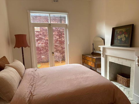 Artsy North Melbourne 2-Bedder - Palm Beach Accommodation 4