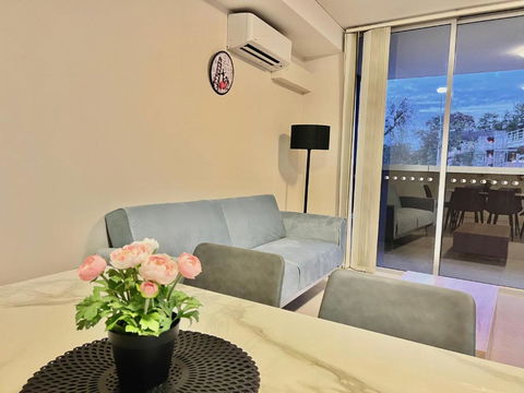 Ashfield 2 Br Apt Bus&Train Shop Parking - Palm Beach Accommodation 3