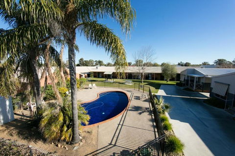 Ashleigh Court Motor Inn - Palm Beach Accommodation 0