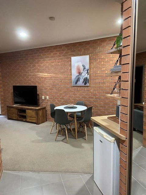 Ashleigh Court Motor Inn - Palm Beach Accommodation 4