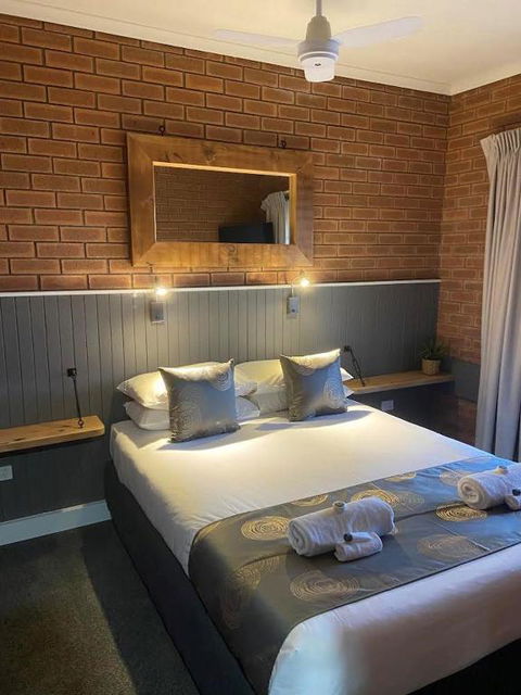 Ashleigh Court Motor Inn - Palm Beach Accommodation 2