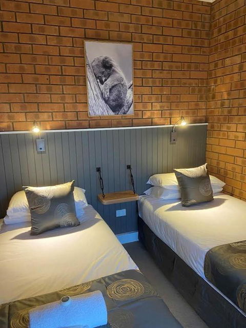 Ashleigh Court Motor Inn - Palm Beach Accommodation 3