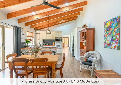 Aspen Abode - CBD, Fireplace, BBQ, 3 Smart TVs - Palm Beach Accommodation 0