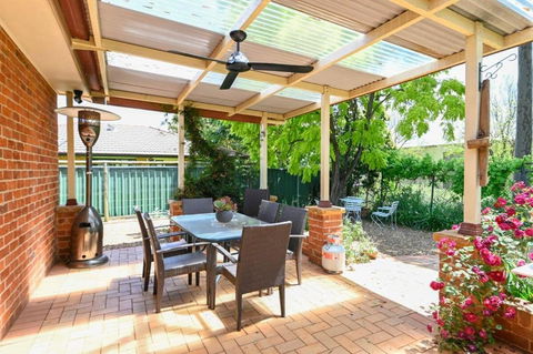 Aspen Abode - CBD, Fireplace, BBQ, 3 Smart TVs - Palm Beach Accommodation 3