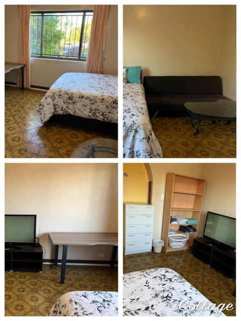 Aspley Bedroom & Share Bathroom With Other Guests - Palm Beach Accommodation 0