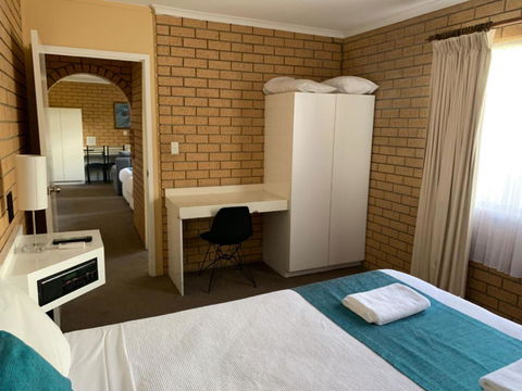 Aspley Pioneer Motel - Palm Beach Accommodation 1