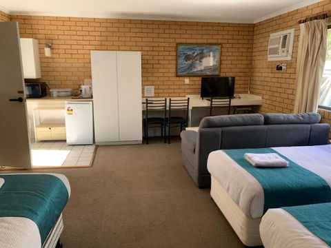 Aspley Pioneer Motel - Palm Beach Accommodation 4