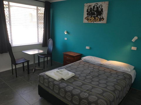 Aspley Sunset Motel - Palm Beach Accommodation 2