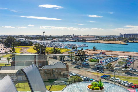 Astra Apartments Newcastle - Palm Beach Accommodation 0