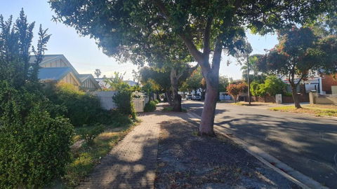 At College Avenue - Palm Beach Accommodation 3