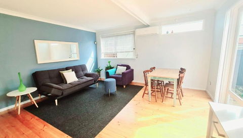 At College Avenue - Palm Beach Accommodation 4