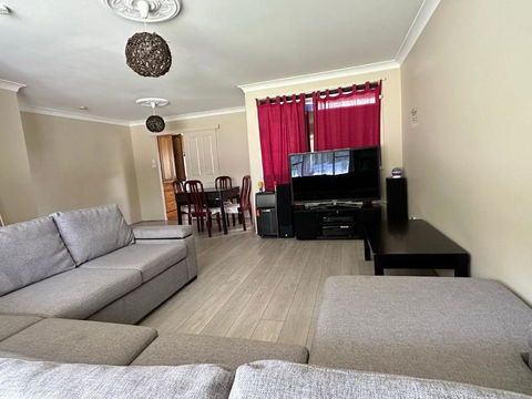 At Holiday House - Palm Beach Accommodation 1