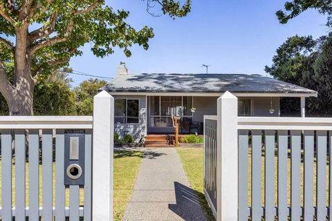At Lila Rose Rye - Walk To Beach And Shops. - Palm Beach Accommodation 0