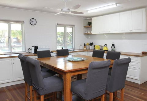 ATALLAWA - Palm Beach Accommodation 4